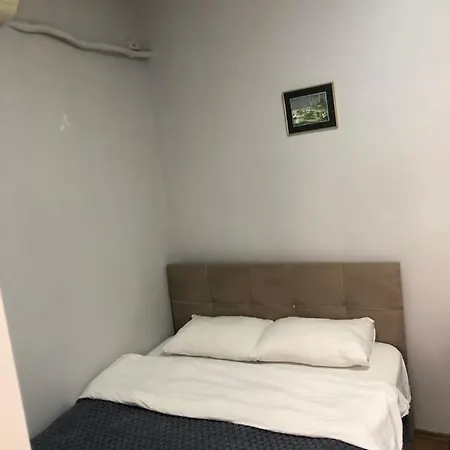 Kevin's Hostel *